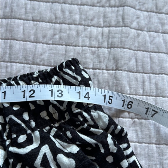 Tahari black off white elastic waist wide leg 100% linen boho tribal pants L - Picture 3 of 9